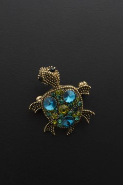 siyah izole Elmas Broş kaplumbağa