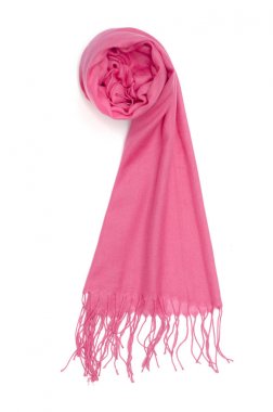 Kadın pembe eşarp üzerine beyaz izole