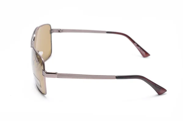 Män solglasögon med brun glasögon i metallram isolerad på vit — Stockfoto