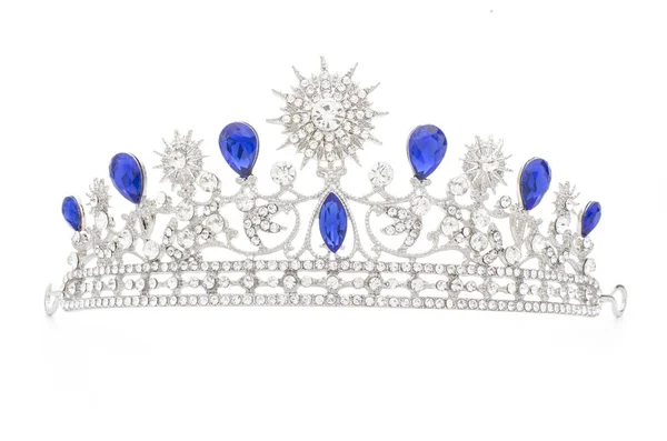 Zilveren tiara met diamanten en saffieren op zwart — Stockfoto