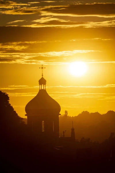 Roof of an orthodox church with a cross against the sky — Stock Photo, Image