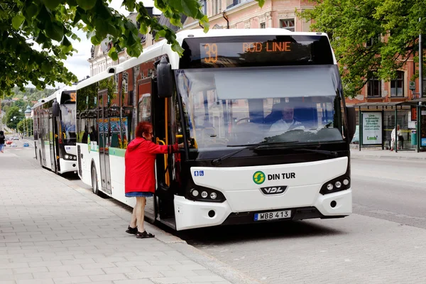 Publiczny transport autobusowy — Zdjęcie stockowe