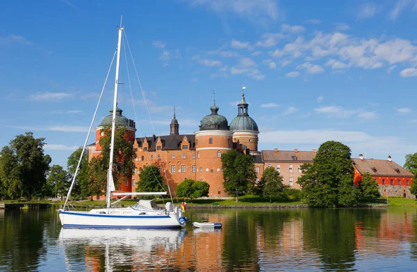 Sailboat at Gripsholm castle — Stock Photo, Image