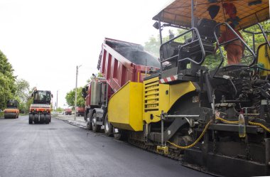 Asfalt, buz pateni pisti döşeme