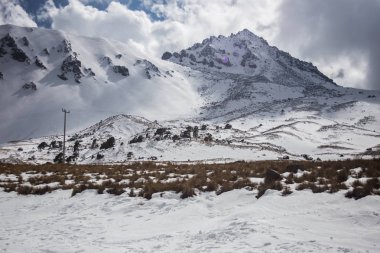 Nevado de Toluca 'nın Meksika' daki manzarası.