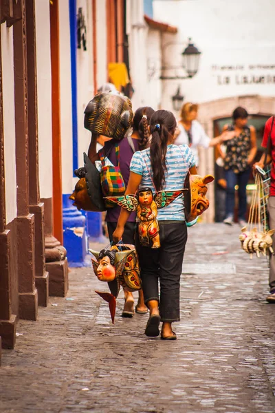 Taxco Guerrero的销售商手工艺品 — 图库照片