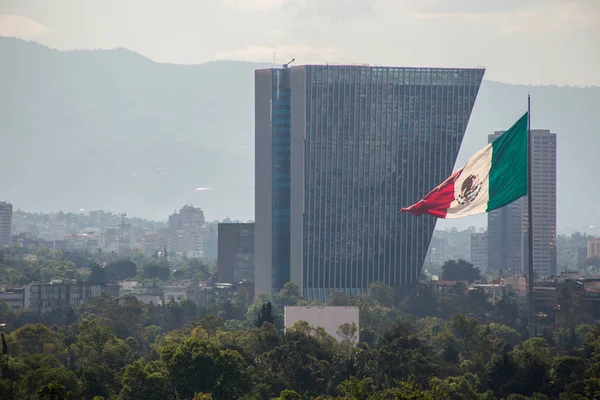 Zweihundertjähriger Turm Und Mexikanische Flagge Luftaufnahme — Stockfoto
