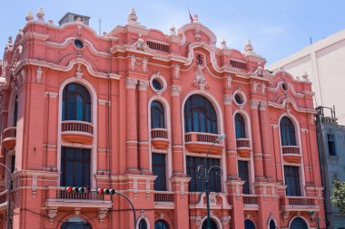 Lima peru bina pembe.
