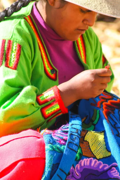 Puno Pérou Octobre 2012 Population Locale Pérou Village Flottant Uros — Photo