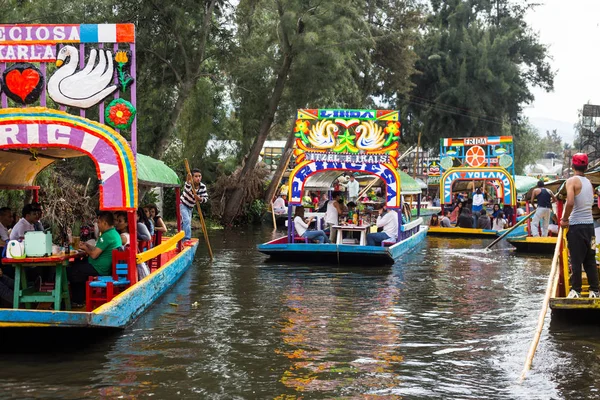 Ciudad México México Agosto 2015 Coloridas Góndolas Mexicanas Xochimilco Floating — Foto de Stock