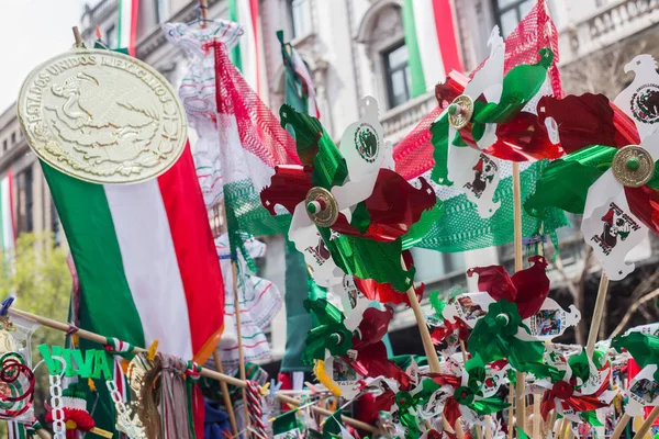 Mexico City - Eyl 07 2015: Meksika Bağımsızlık günü mal mexico City'de dowtown içinde.