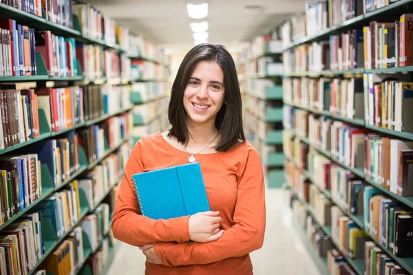 Biblioteca Bella Studentessa Con Libri Che Lavorano Una Biblioteca Del — Foto Stock