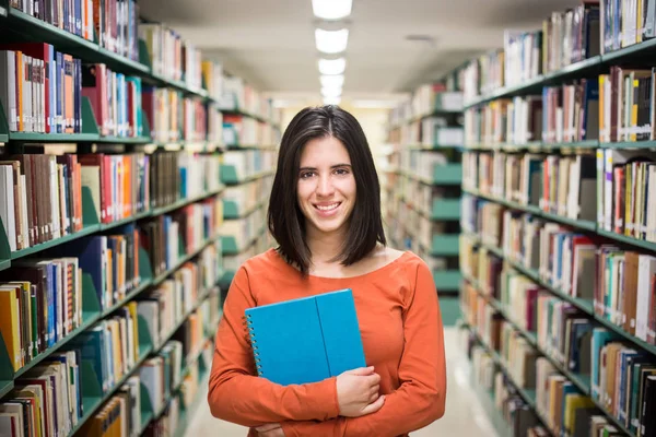 Bibliotheek Mooie Vrouwelijke Student Met Boeken Die Werken Een Middelbare — Stockfoto