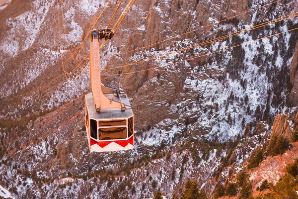 Kabelbaan Gondel Boven Albuquerque Opmerkelijke Bergen Van Sandia Peak — Stockfoto