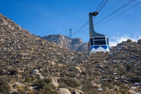 Kabelbaan Gondel Boven Albuquerque Opmerkelijke Bergen Van Sandia Peak — Stockfoto