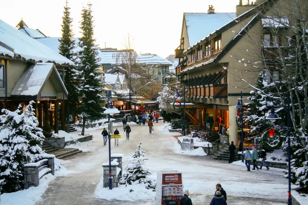 Whistler, Canada. 11 / 30 / 11. Whistler dorp in de winter — Stockfoto