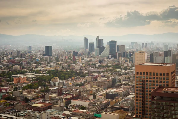 Vista aérea del horizonte de la ciudad de México — Foto de Stock