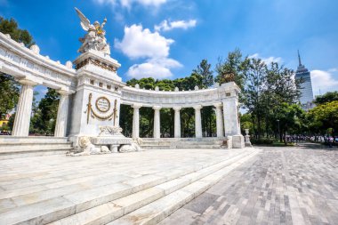 Meksika şehir merkezindeki Başkan Benito Juarez Hemicyle Anıtı