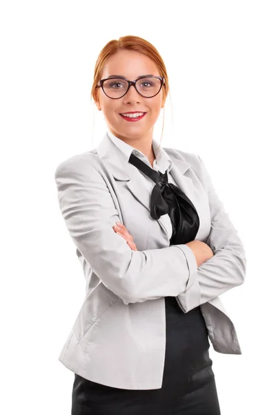 Modna bizneswoman w garniturze ze złożonymi ramionami — Zdjęcie stockowe