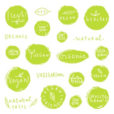 Elle çizilmiş gıda rozetleri kümesi.