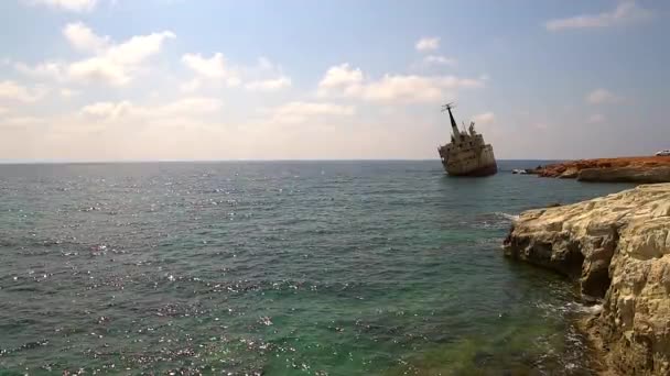 Edro Iii wrak schip van in Pegeia, Cyprus — Stockvideo