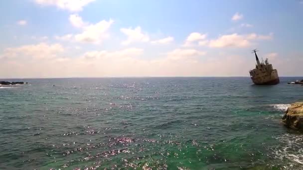 Корабль-обломки Edro III в Пегейе, Кипр — стоковое видео