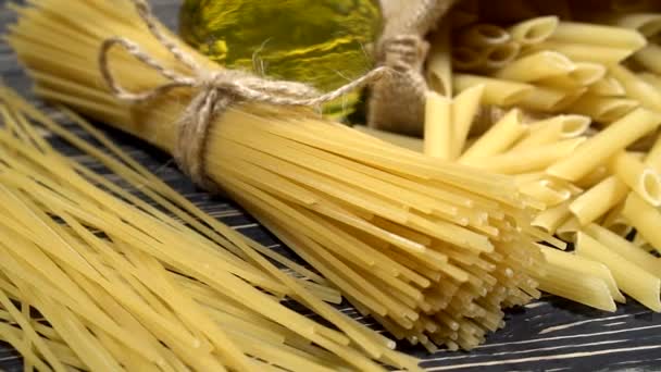 Ингредиенты итальянской пасты — стоковое видео