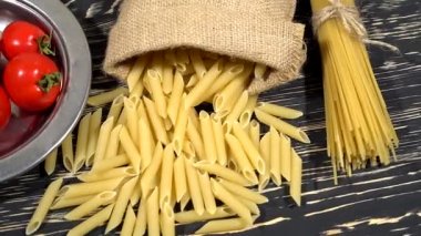 İtalyan pasta malzemeleri
