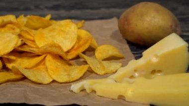 Peynirli patates cipsi dolly