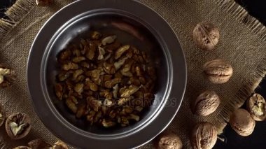 Ceviz dönüşümlü olarak.