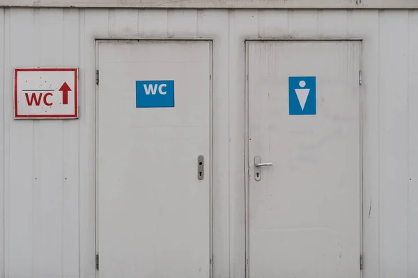 Un ingresso al bagno maschile e femminile — Foto Stock