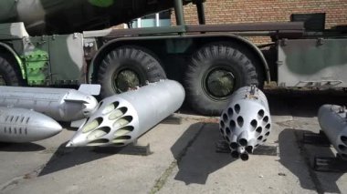 Eğitim havadan bomba.