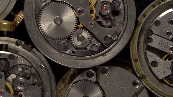 Antieke wijzerplaat close-up. Vintage zakhorloge. — Stockvideo