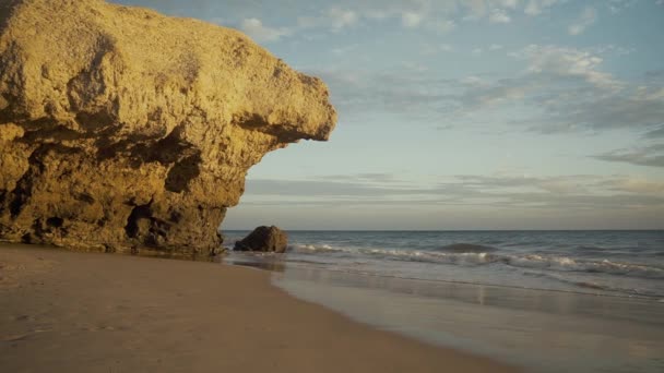 ALBUFEIRA - Praia da Gale, Algarve, Portugal — Stok video
