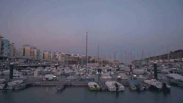 Blick auf den Yachthafen und Hafen in Albufeira, Algarve, Portugal — Stockvideo