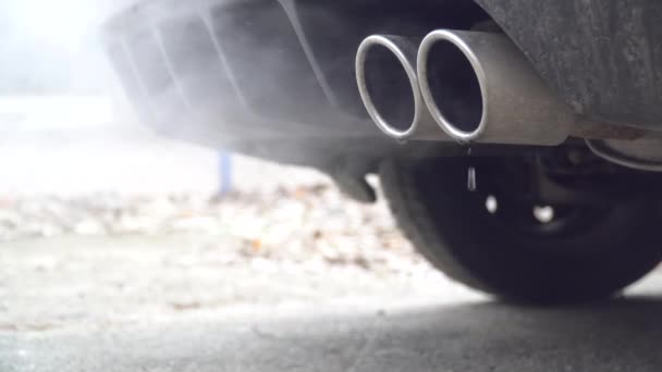 Вихлопні гази з двигунів згоряння є неповними . — стокове відео