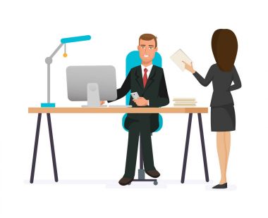 Ofis Masaları odasında arkasında office giysiler içinde ofis çalışanı.
