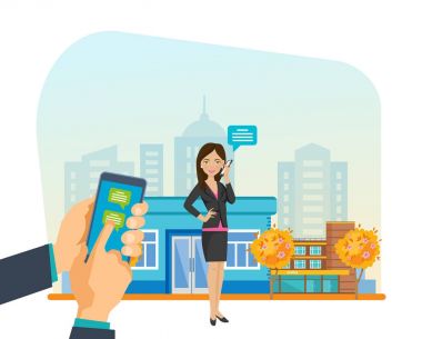 Elinde tutan kız telefon ve messenger üzerinden iletişim kurar.