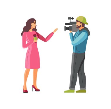 Erkek video muhabiri ve kadın muhabir canlı yayında bildiriyor.