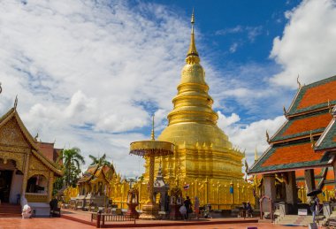 Altın stupa,: Lamphun, Thailand
