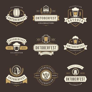 Oktoberfest kutlamaları Bira Festivali etiketleri, rozetleri ve logolar seti
