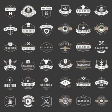 Vintage logo tasarım şablonları kümesi.