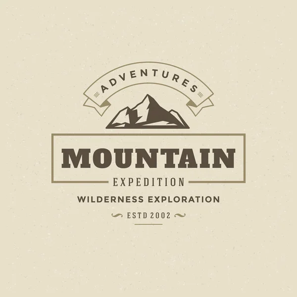 Góry Logo Emblemat Wektor Ilustracja Wypraw Wyprawy Góry Sylwetka Koszula — Wektor stockowy