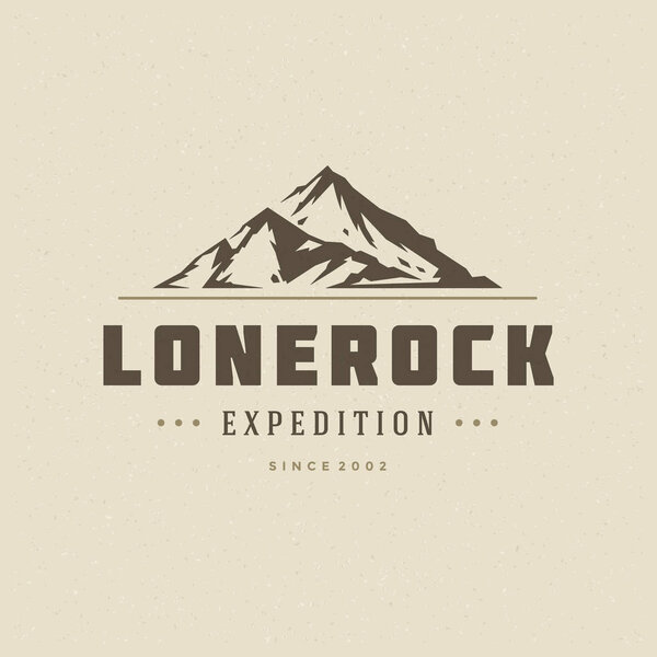 Эмблема горного логотипа векторная иллюстрация. Экспедиция на свежем воздухе, горная силуэт рубашка, печать печати. Дизайн значка винтажной типографии
.