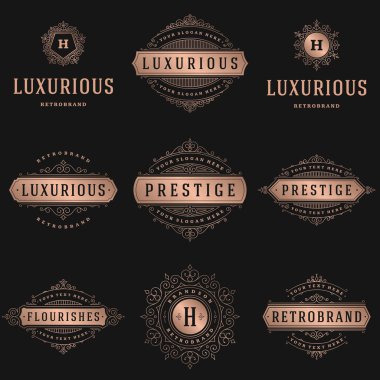 Lüks logolar şablonları kümesi, kaligrafi zarif süsleme satırları gelişir. İş işareti, rozetleri ve Monogram zarif sorguç, butik marka, düğün Salonu, otel işareti, moda tasarımcısı.