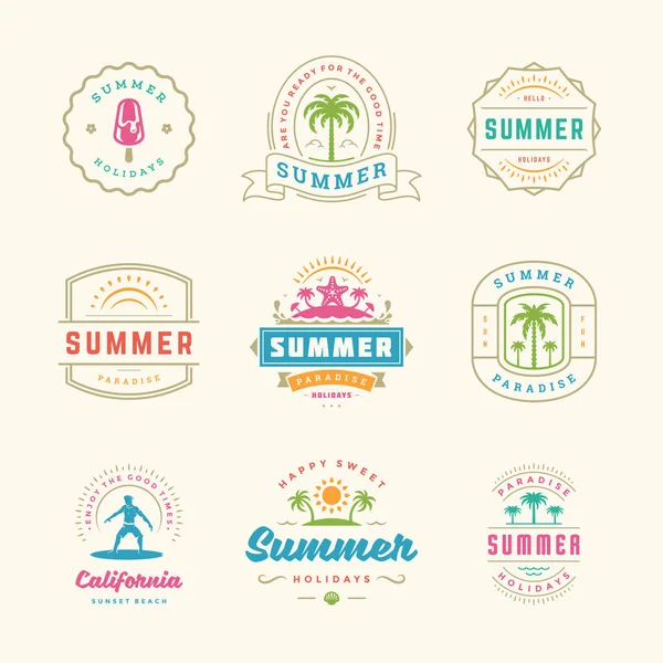 Vacaciones de verano etiquetas e insignias retro tipografía diseño conjunto. — Archivo Imágenes Vectoriales