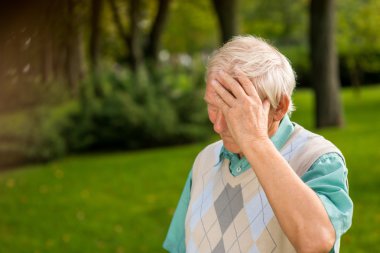 Komuta sizde alnına dokunmak.