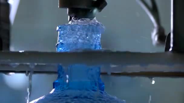 Spatten van water in slow-mo. — Stockvideo