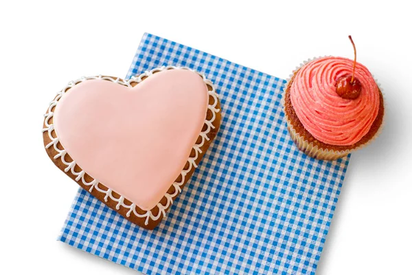 Bolinho do coração e cupcake rosa . — Fotografia de Stock
