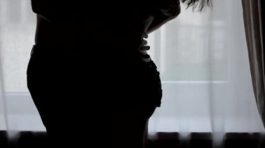 Ağır çekimde çiftler öpücük.